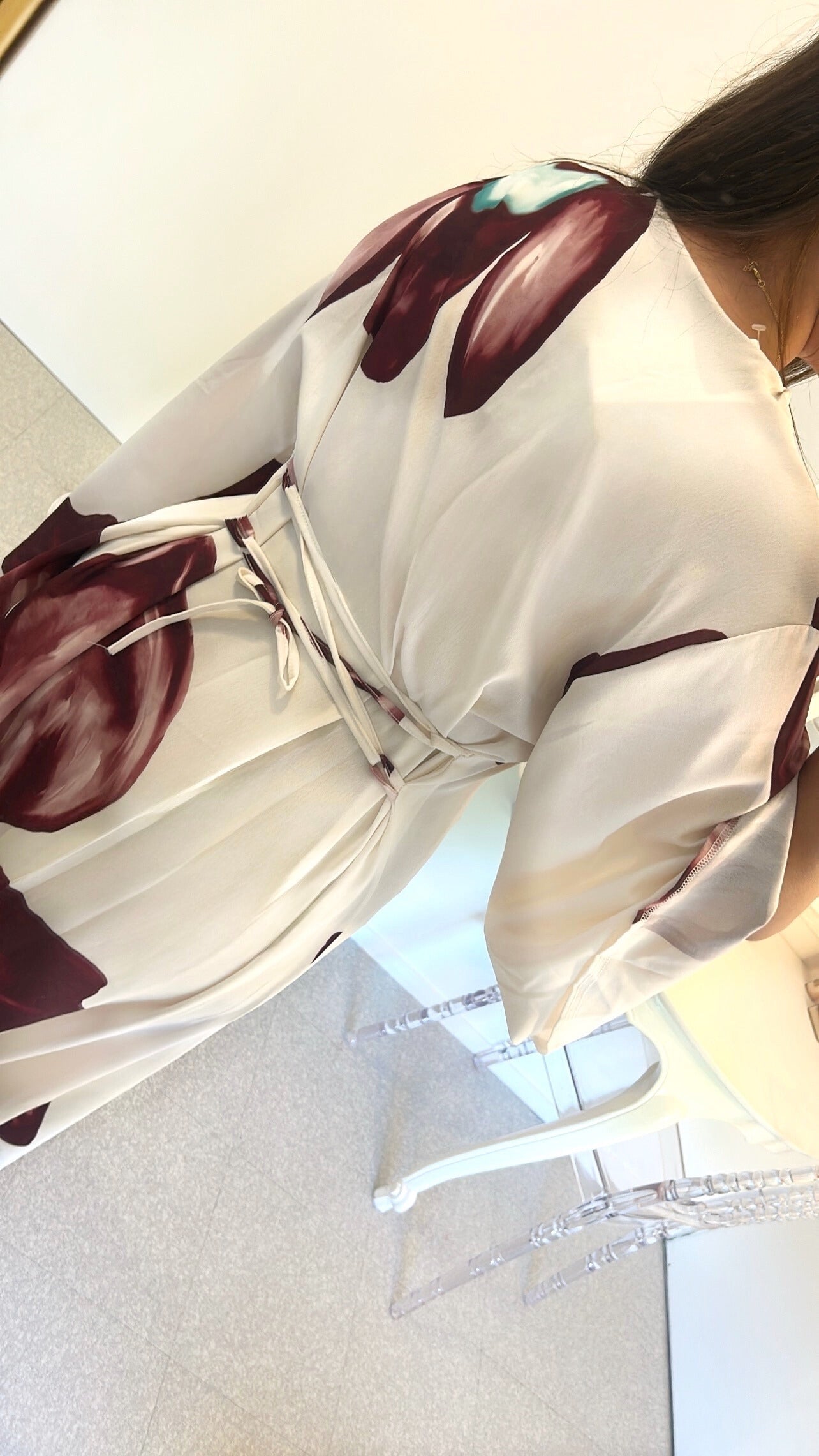 Robe longue douce à fleurs bordeaux