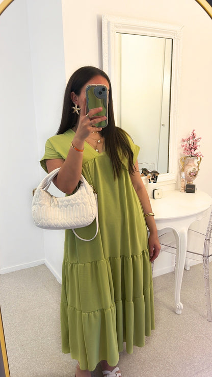 Robe ample à plis vert pistache