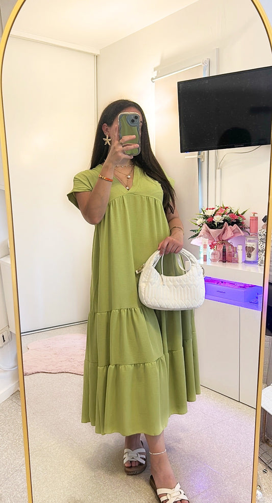 Robe ample à plis vert pistache