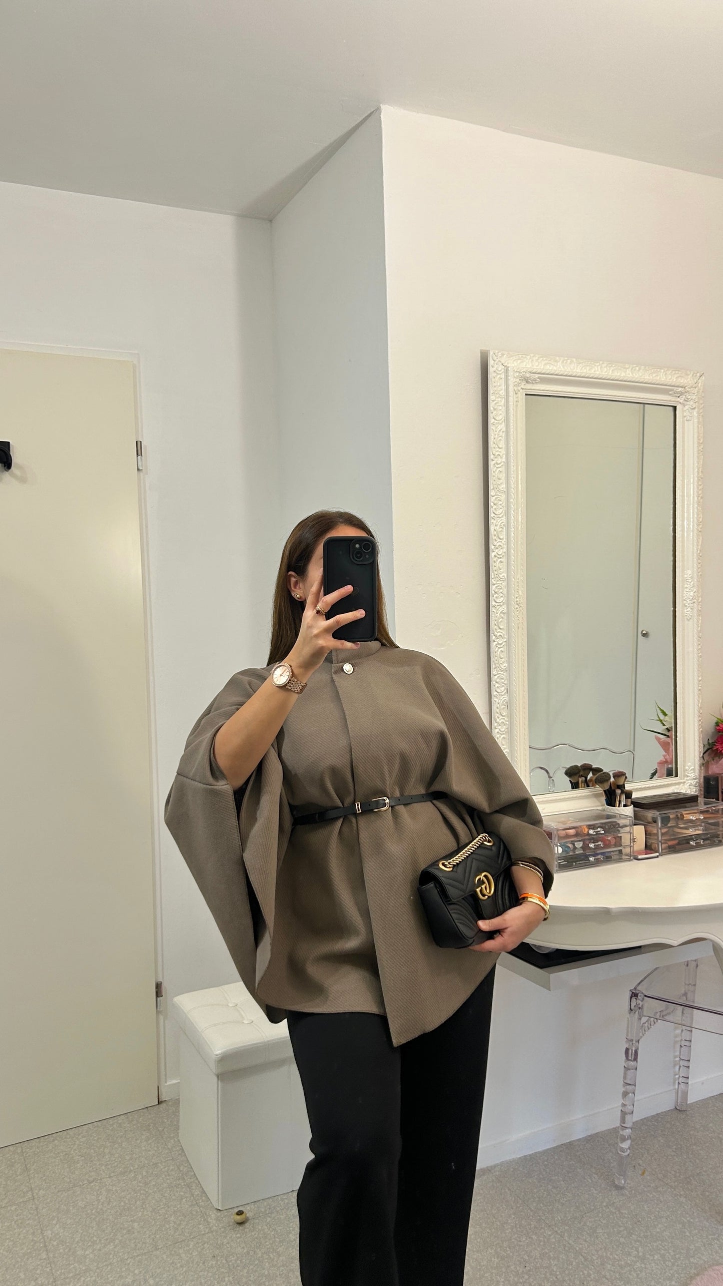 Manteau cape taupe avec ceinture