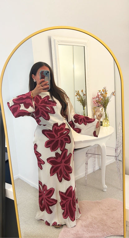 Robe longue à fleurs bordeaux
