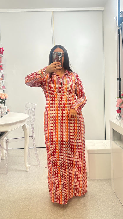 Robe longue en crochet avec fentes