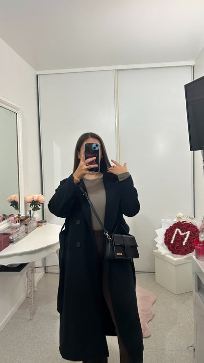 Manteau long noir avec ceinture