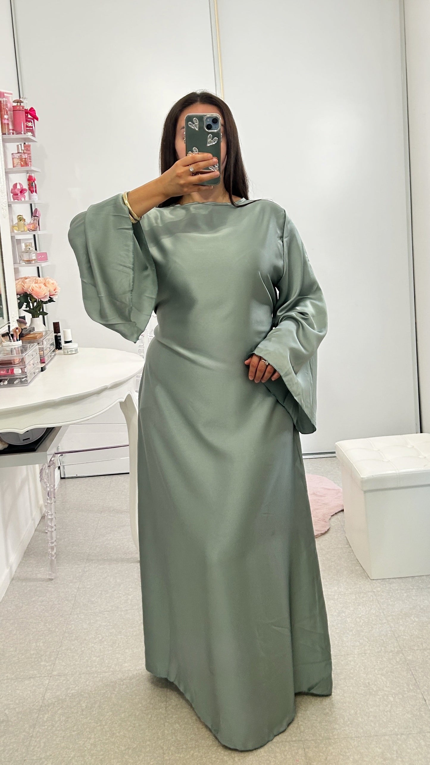 Abaya de satén morado