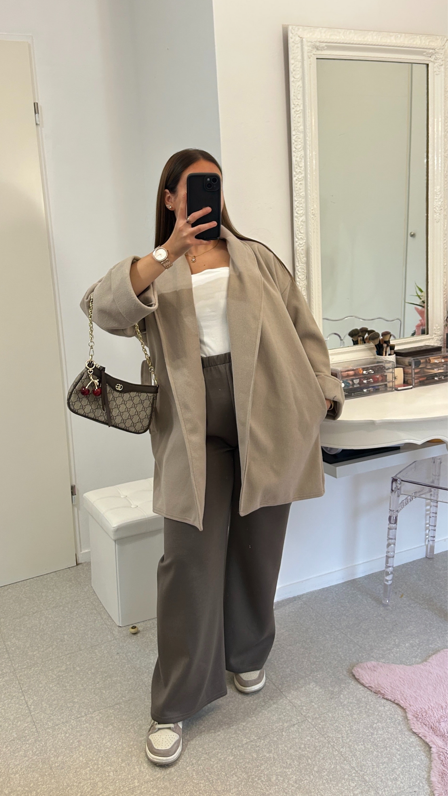 Manteau mi long beige avec ceinture