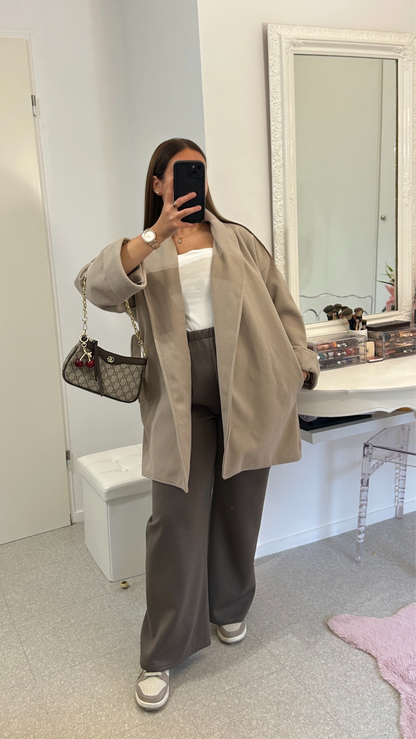 Manteau mi long beige avec ceinture