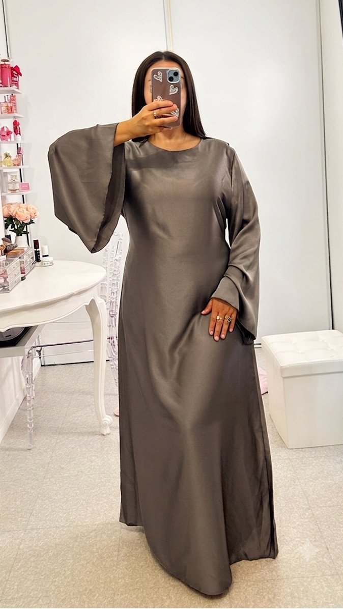 Robe longue simple satinée