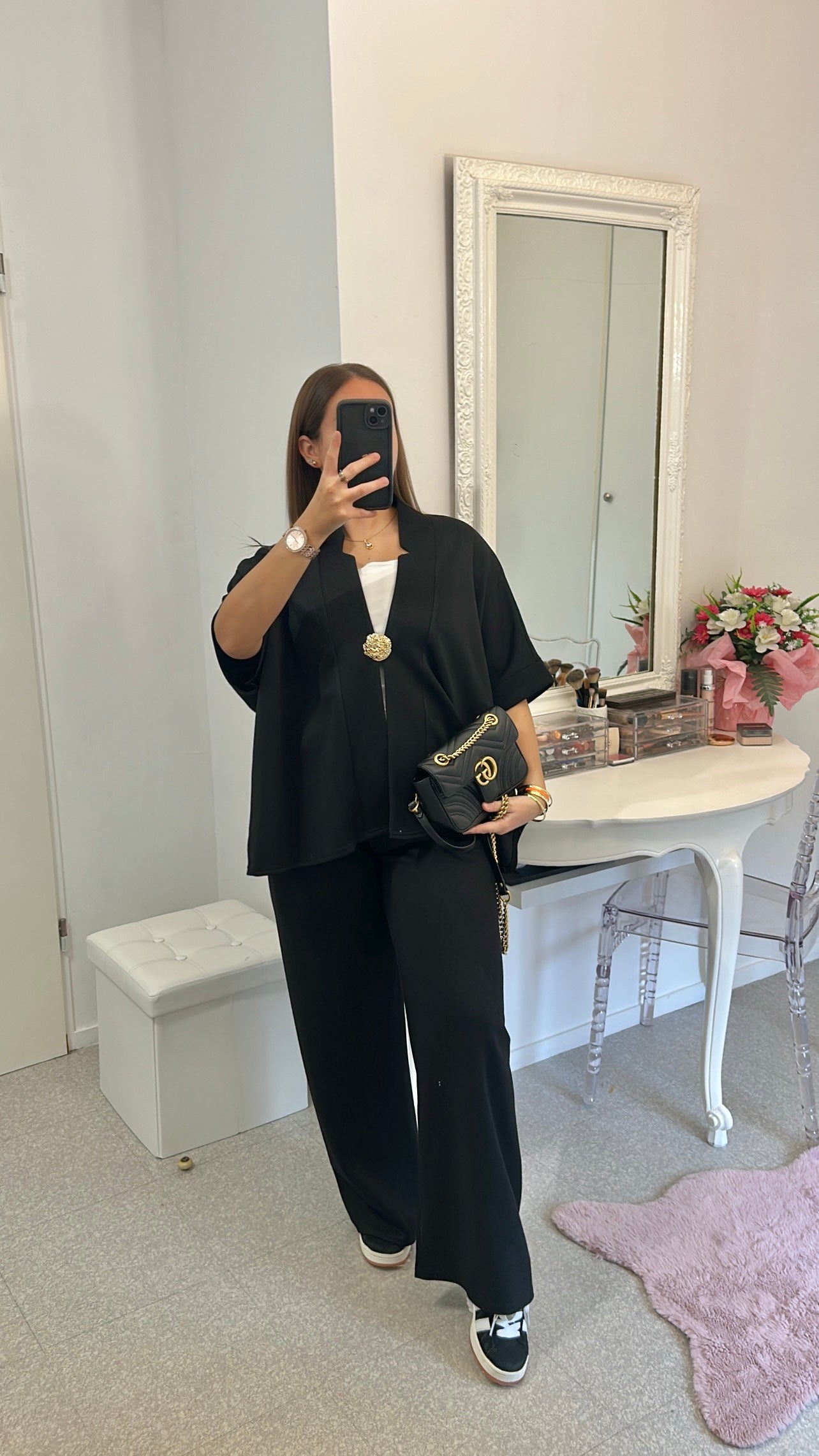Ensemble long noir avec broche
