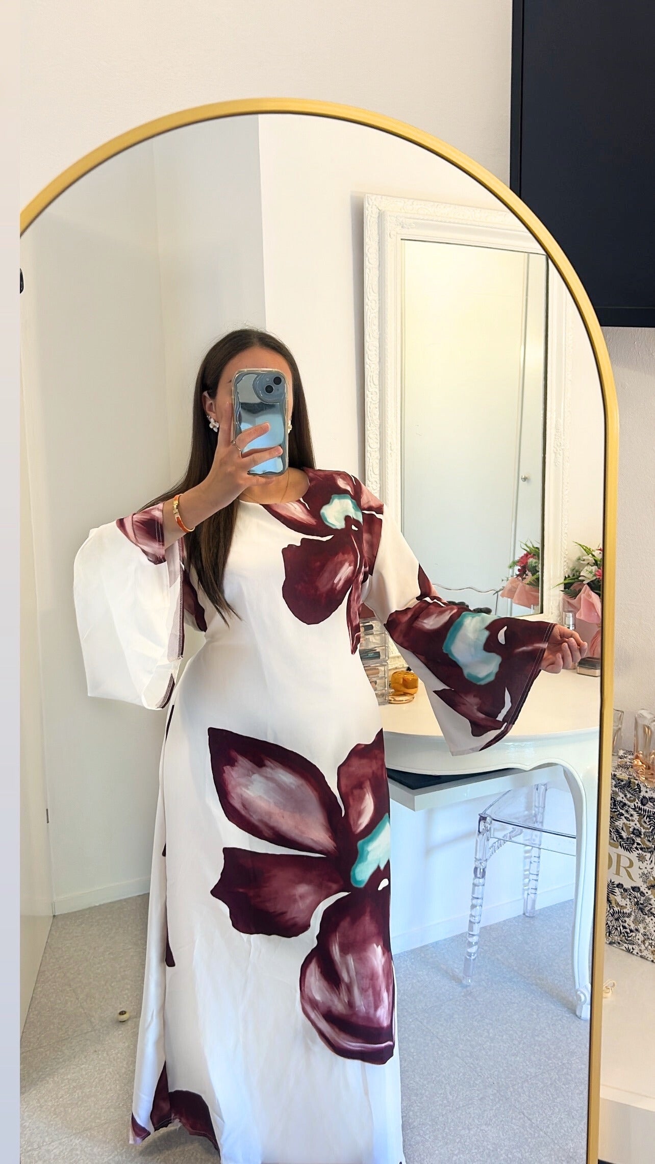 Robe longue douce à fleurs bordeaux
