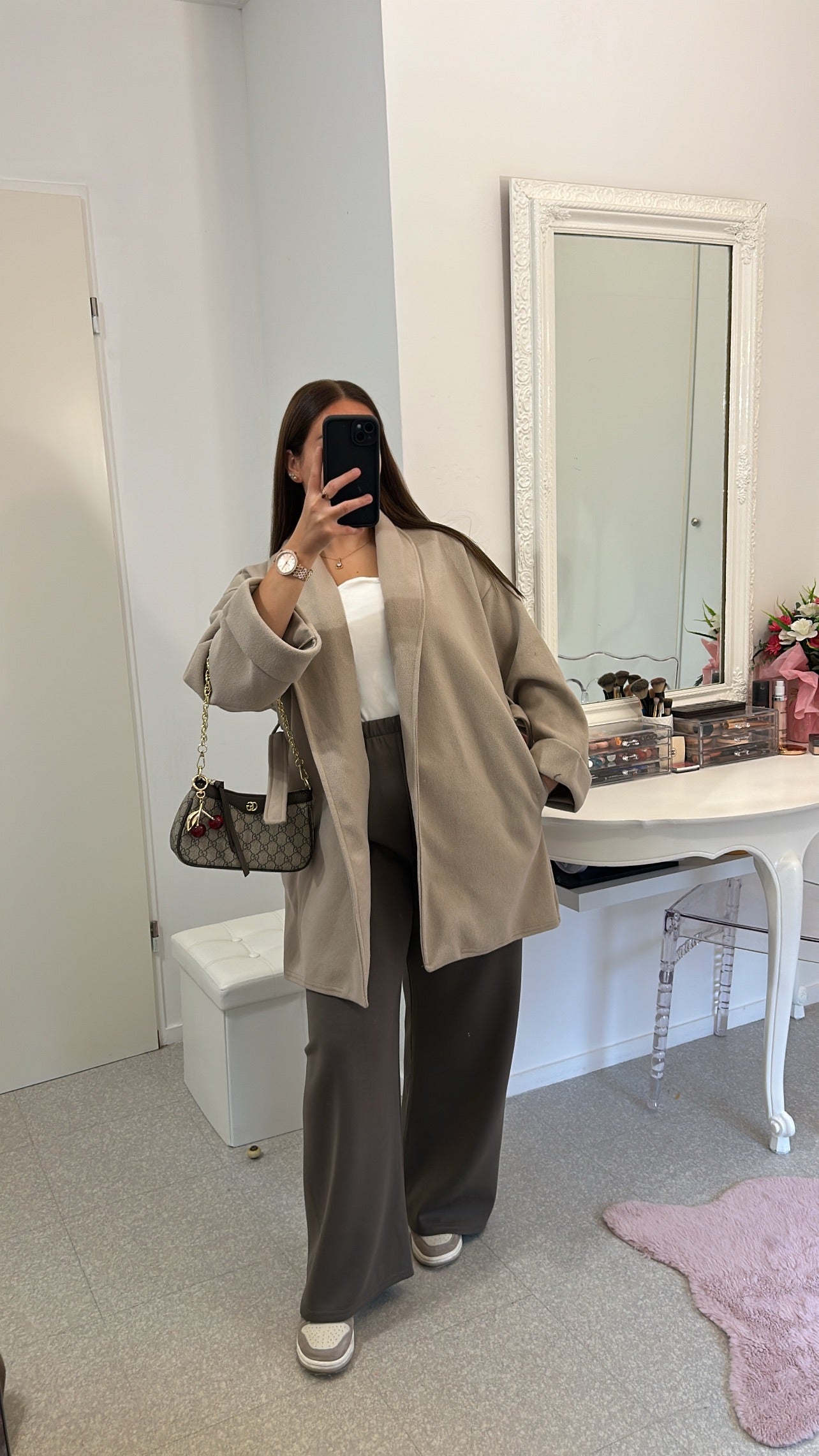 Manteau mi long beige avec ceinture